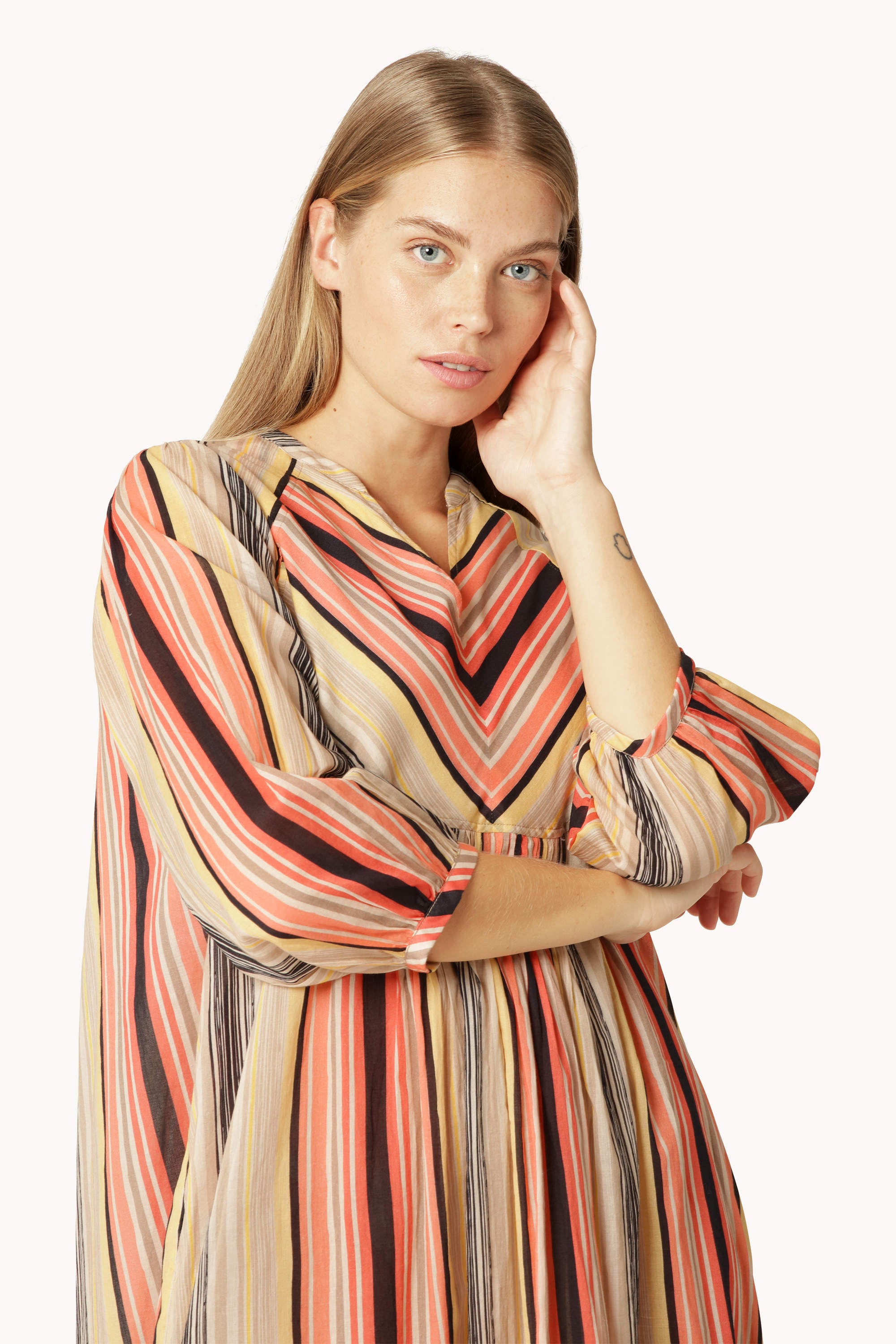 Lang Kjole med Ballongermer Pintuck - Red Organic Stripe