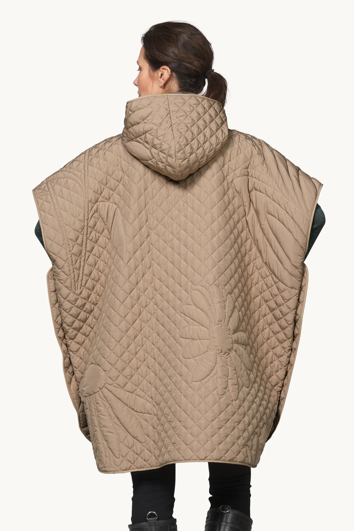 Quiltet Poncho - Sepia Tint